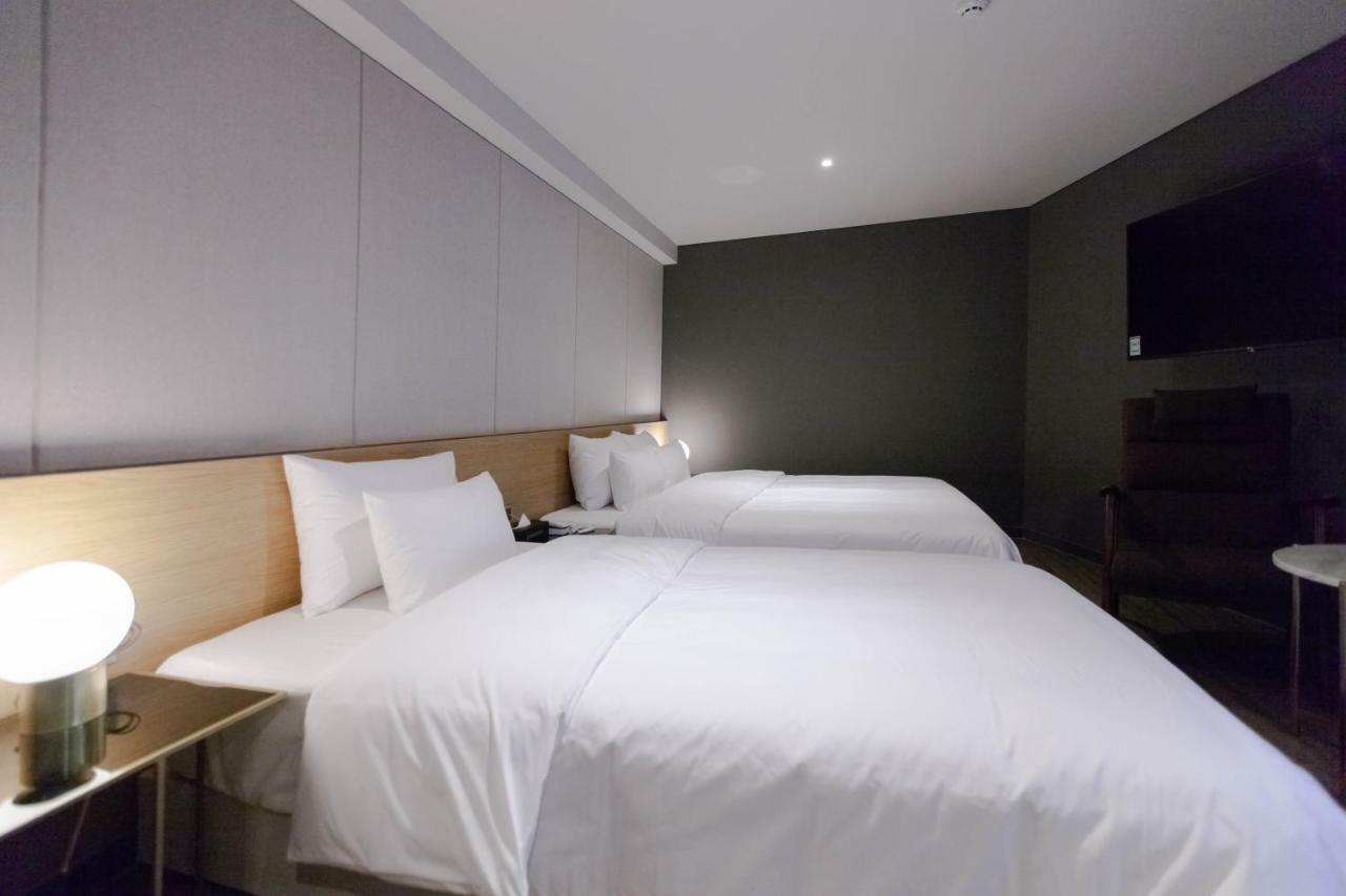 Brown-Dot Hotel Hadan Busan Bagian luar foto